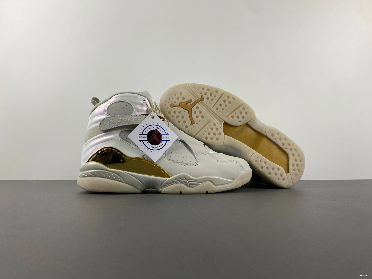 Men's 8 832821-030 - Champagne Retro Jordan 0325